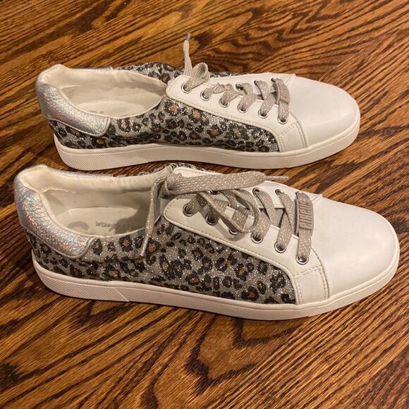 Circus by Sam Edelman 8.5M white & silver leopard sneakers Glitter faux leather - Picture 4 of 7